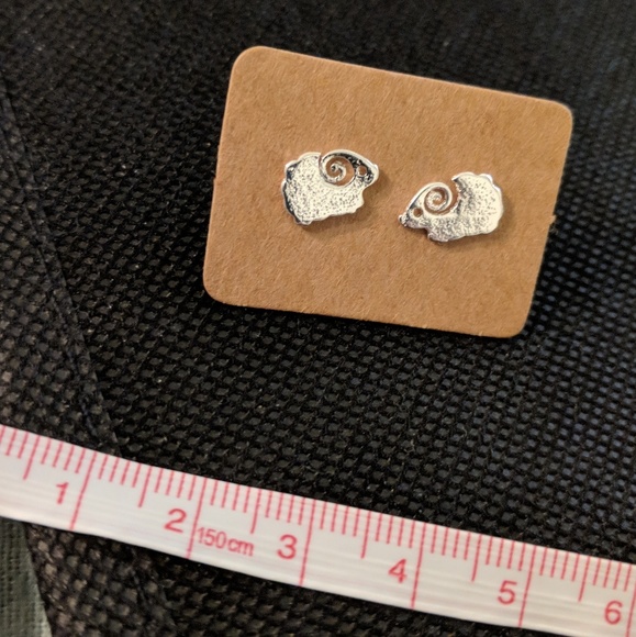 ๐ Ram Sheep Silver Stud Adorable Earrings - Picture 2 of 2